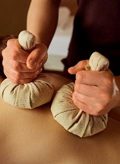 Thai Massage treatment pummel 